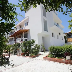 https://vila-ori.albaniahotels.org